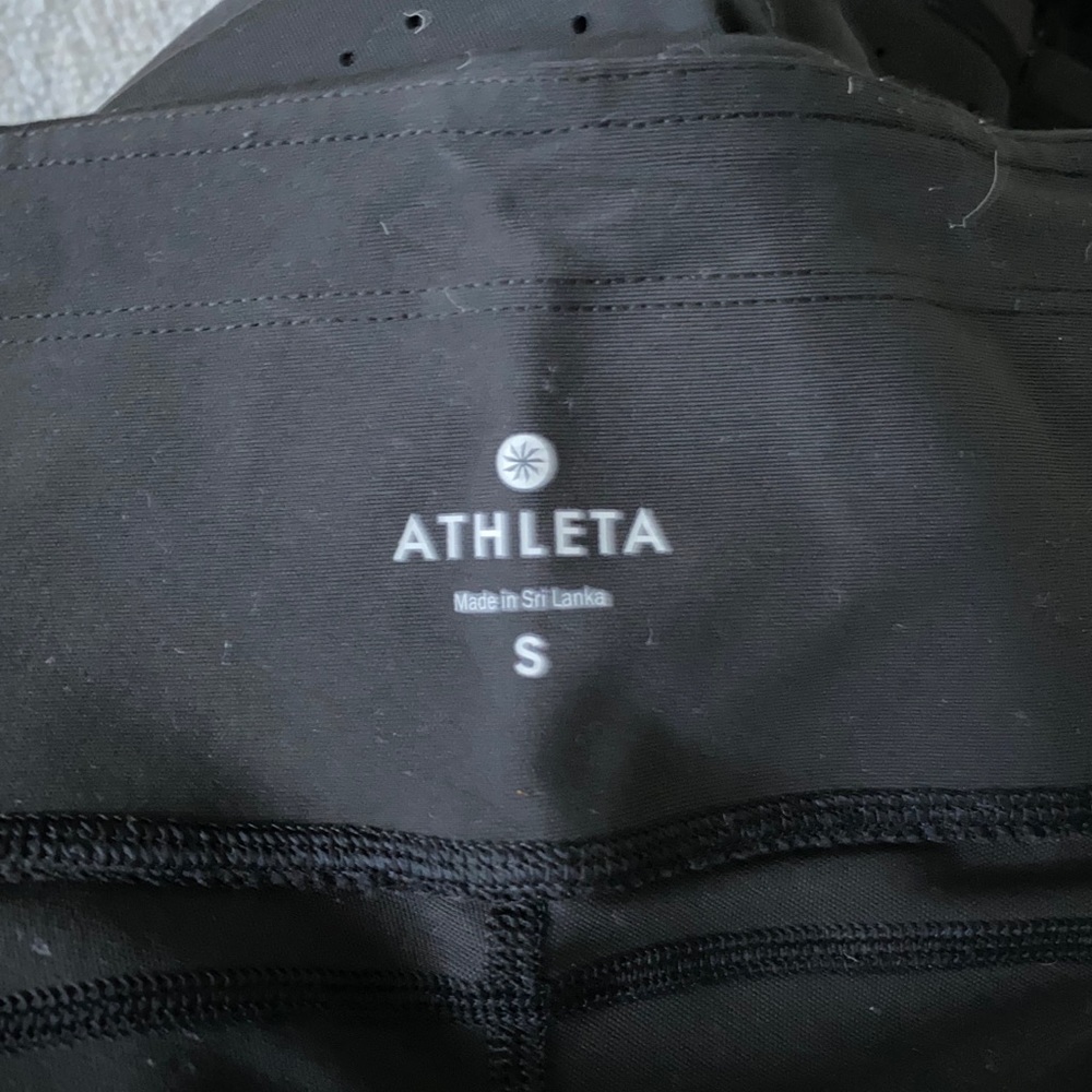 Athleta Patterned Capri Leggings - image 5